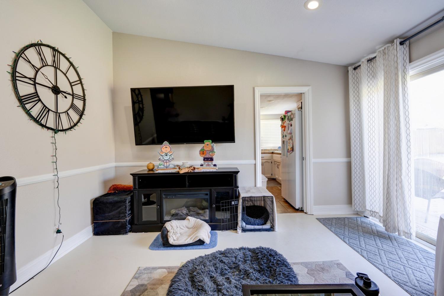 Stacey Court, Atwater, California image 8