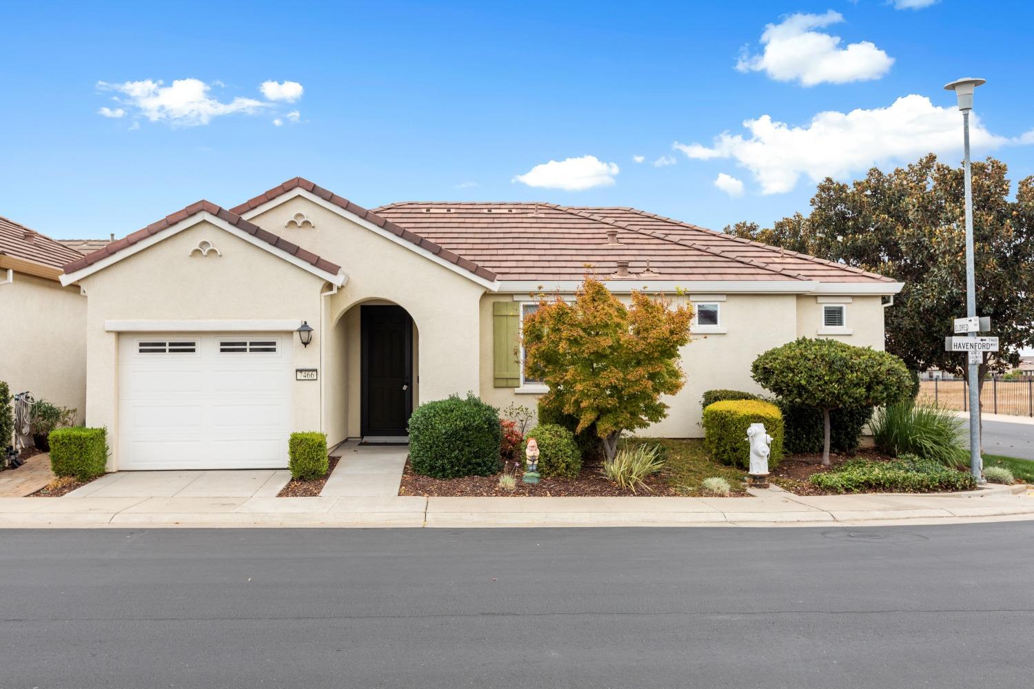 Photo of 7466 Havenford Wy in Sacramento, CA