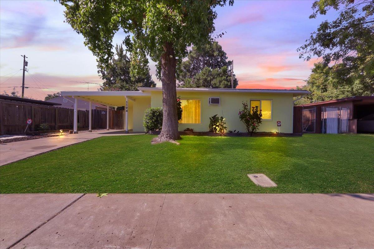Photo of 1194 Rosemary Ln in Yuba City, CA