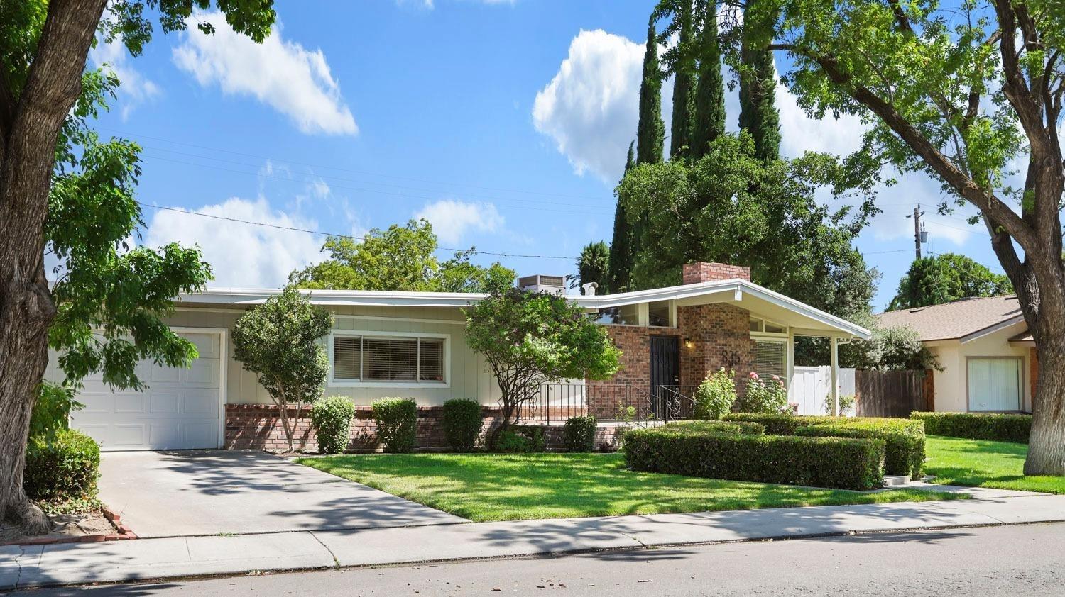 Photo of 835 W Beverly in Tracy, CA