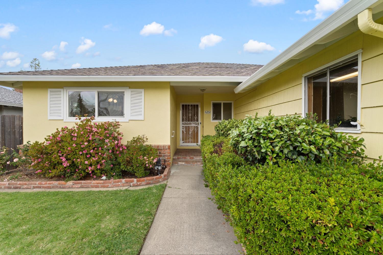 Photo of 5251 B St in Sacramento, CA
