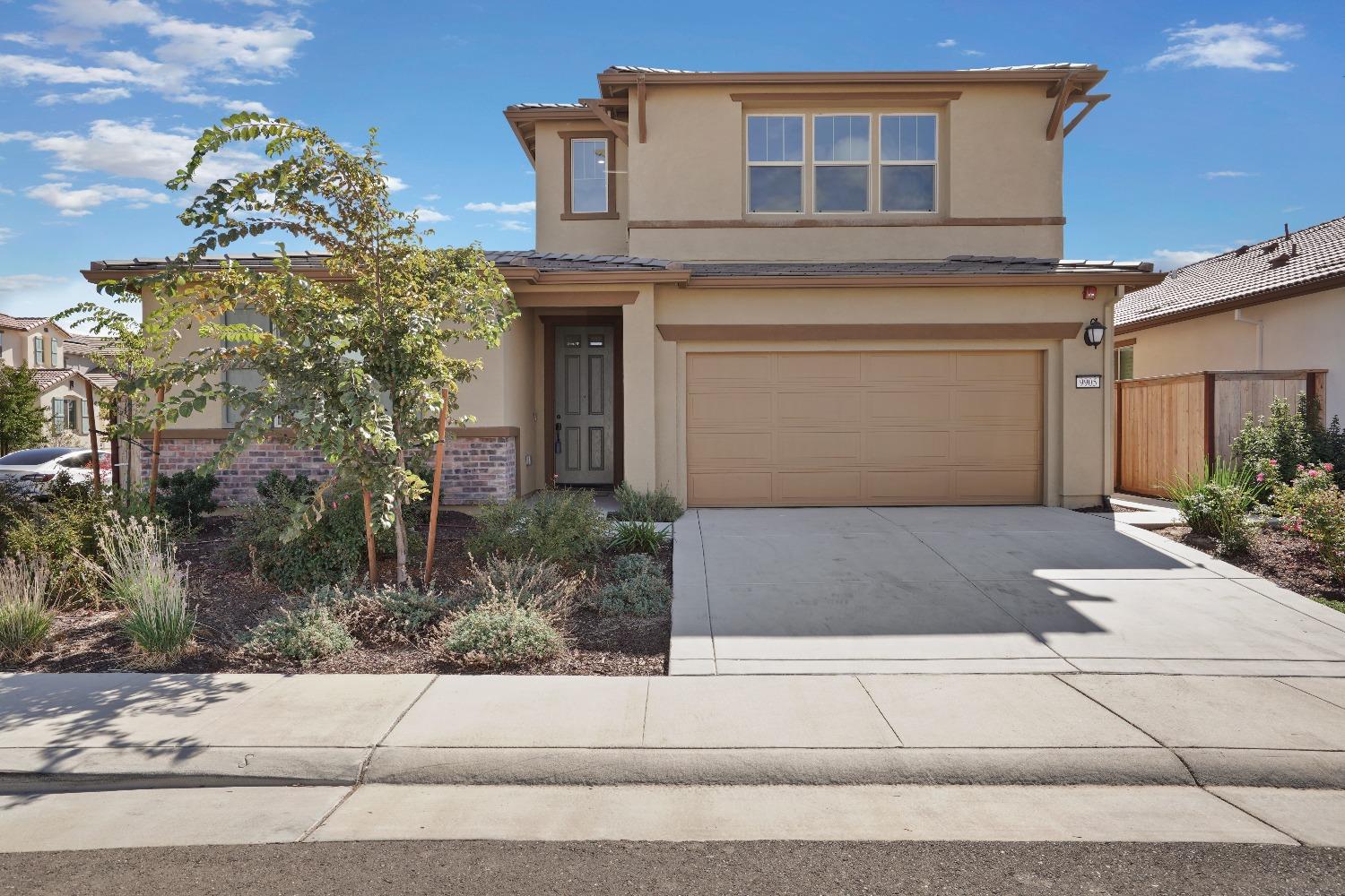 Photo of 9905 Summerton Cir in Elk Grove, CA