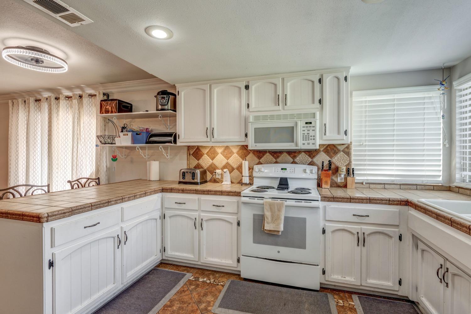 Stacey Court, Atwater, California image 17