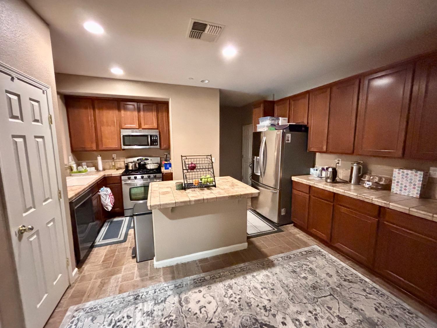 Photo #9: 223099350 Listing 