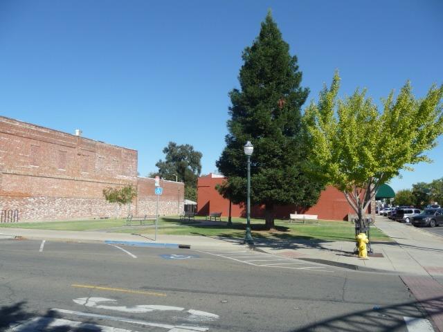 D Street, Marysville, California image 7