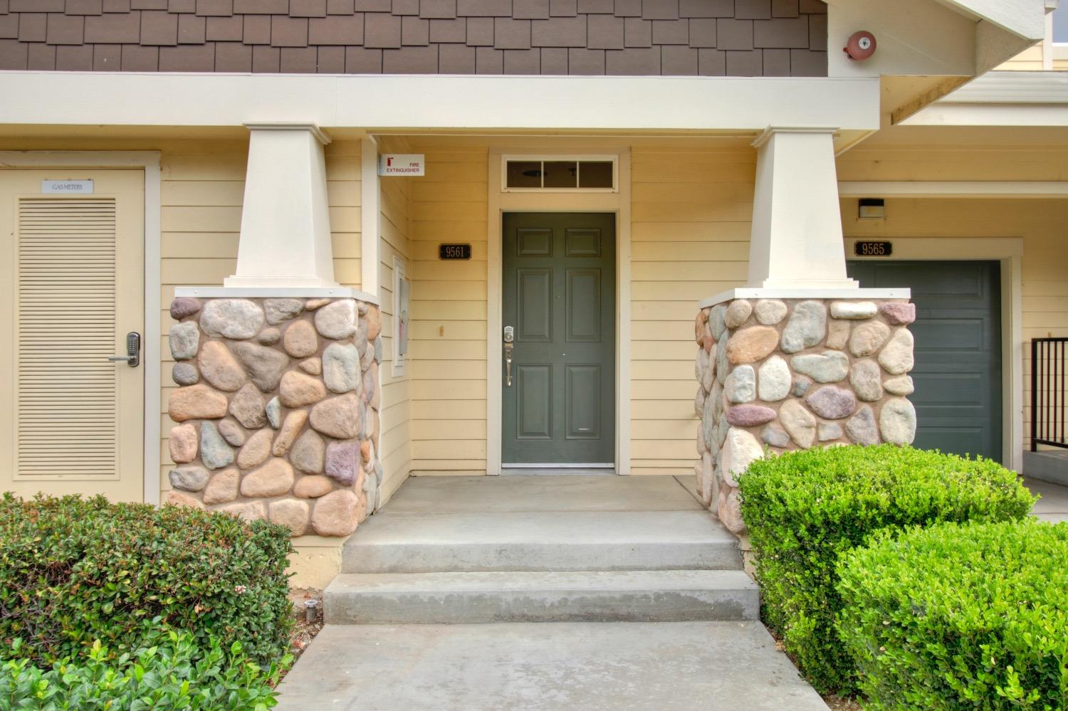 Photo #2: 223099746 Listing 