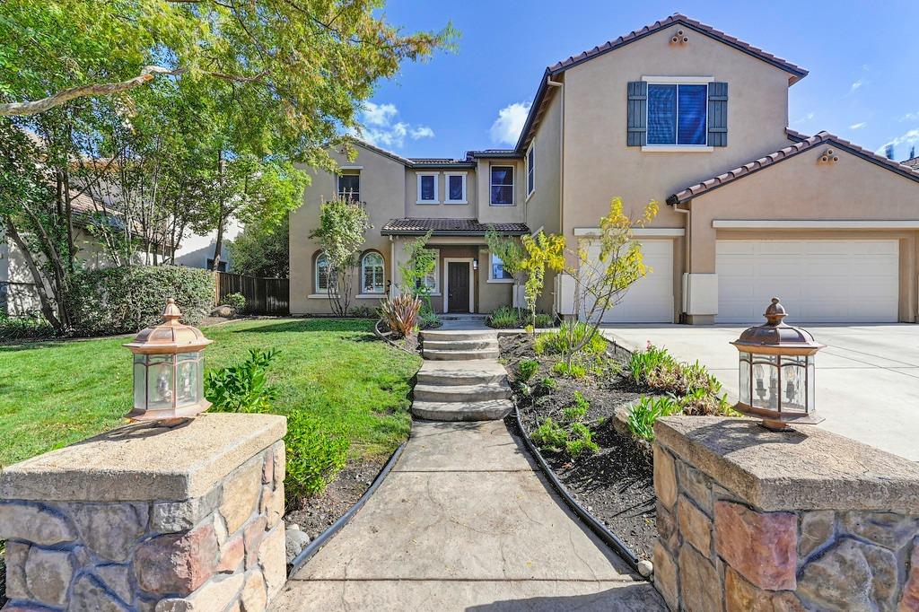 Photo of 6404 Cosmos Ct in Rocklin, CA