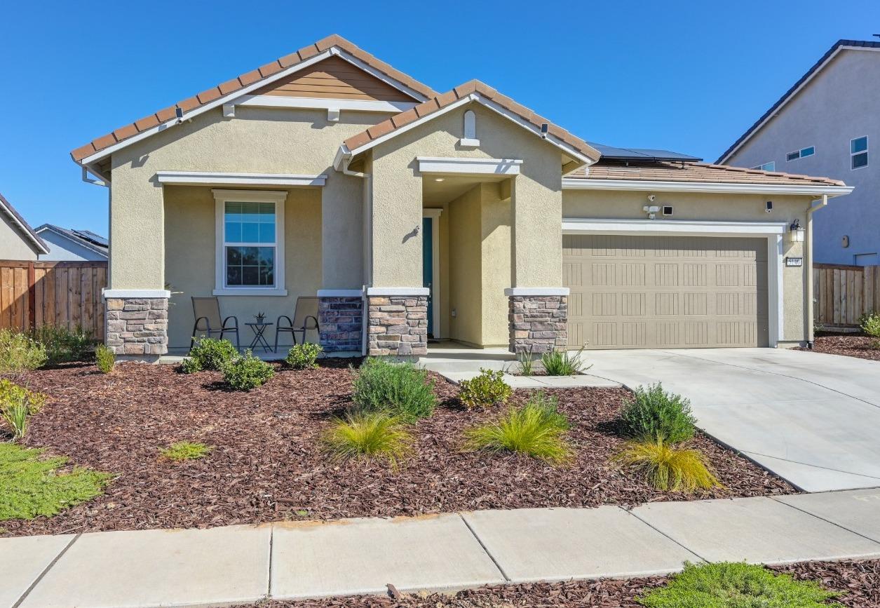 Photo of 5140 Castleton Wy in Roseville, CA