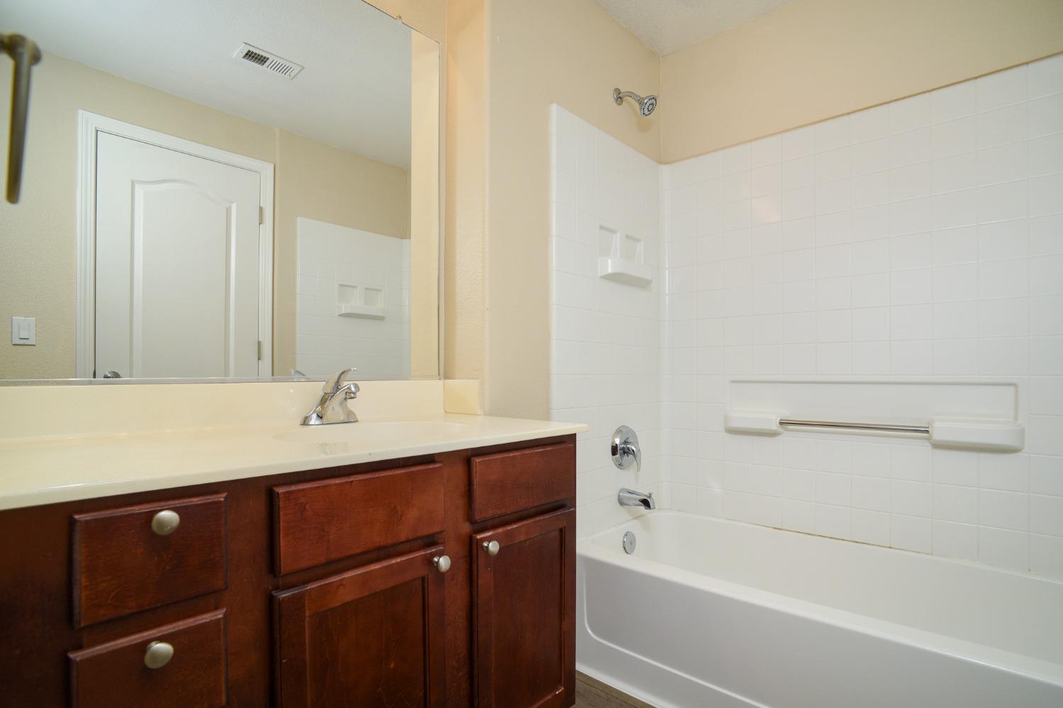 Photo #13: 223098593 Listing: Photo #13