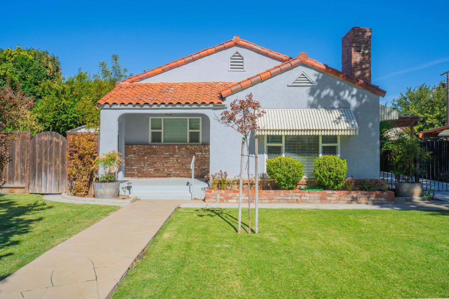 Detail Gallery Image 1 of 1 For 512 Adams Ave, Los Banos,  CA 93635 - 2 Beds | 2 Baths