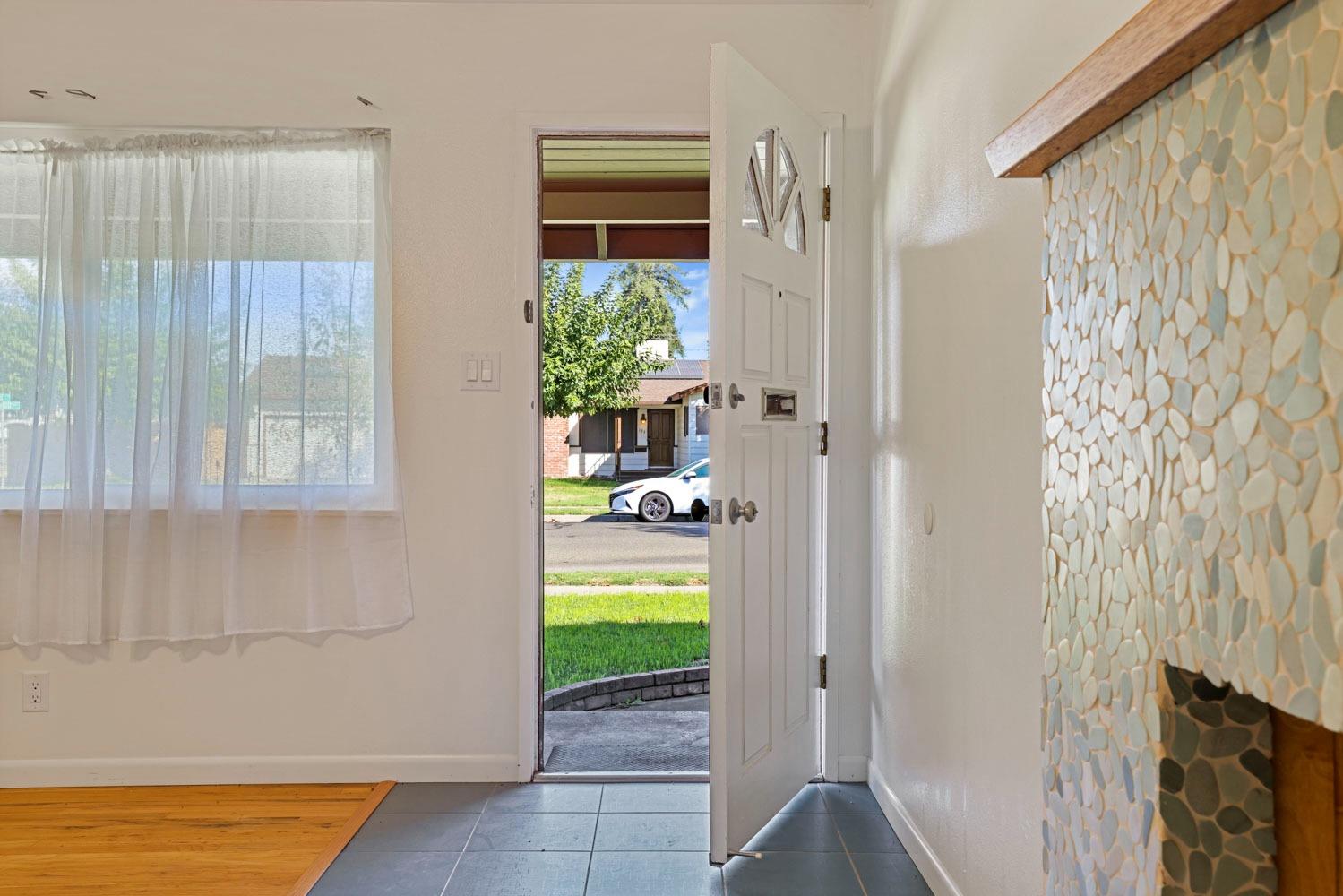 E Clinton Avenue, Atwater, California image 5