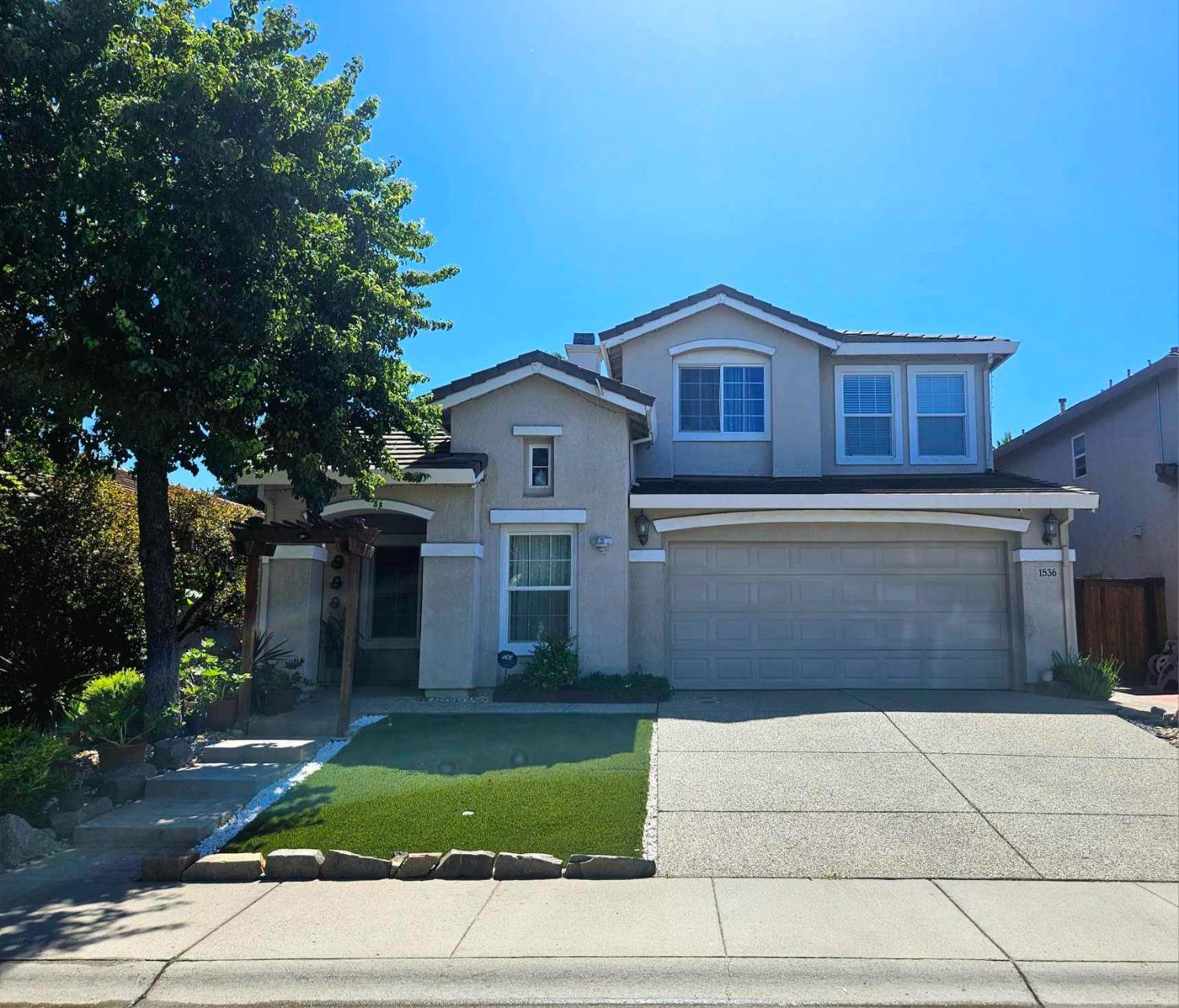 Photo of 1536 Dreamy Wy in Sacramento, CA
