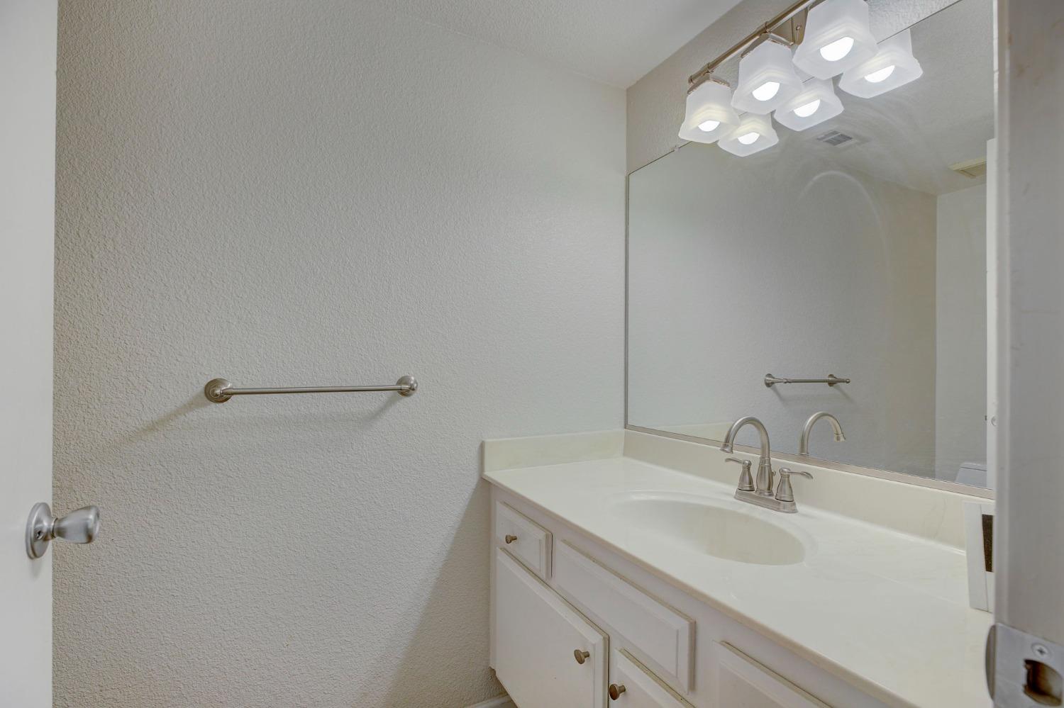Photo #20: 223099533 Listing: Photo #20