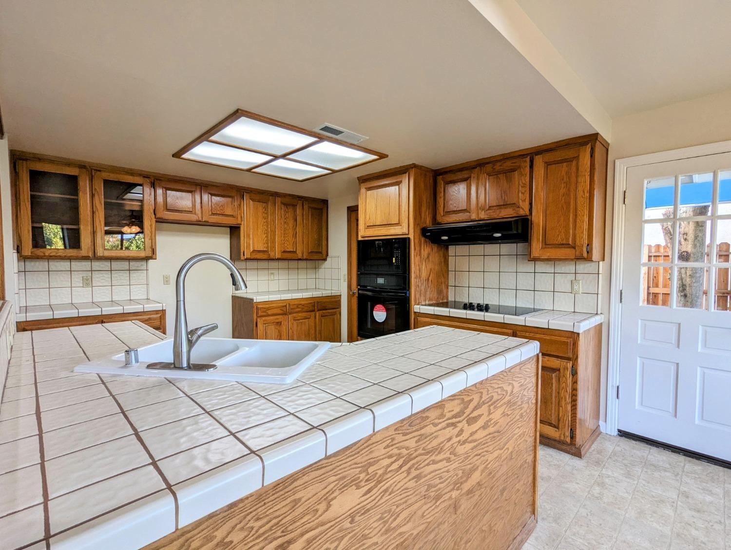 Walnut Hills Way, Fair Oaks, California image 9