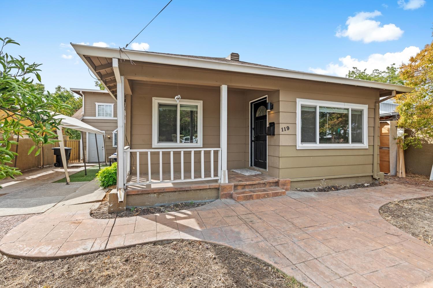 Photo of 119 Elm St in Roseville, CA