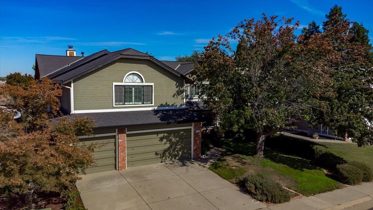 Photo of 416 Community Dr in Roseville, CA