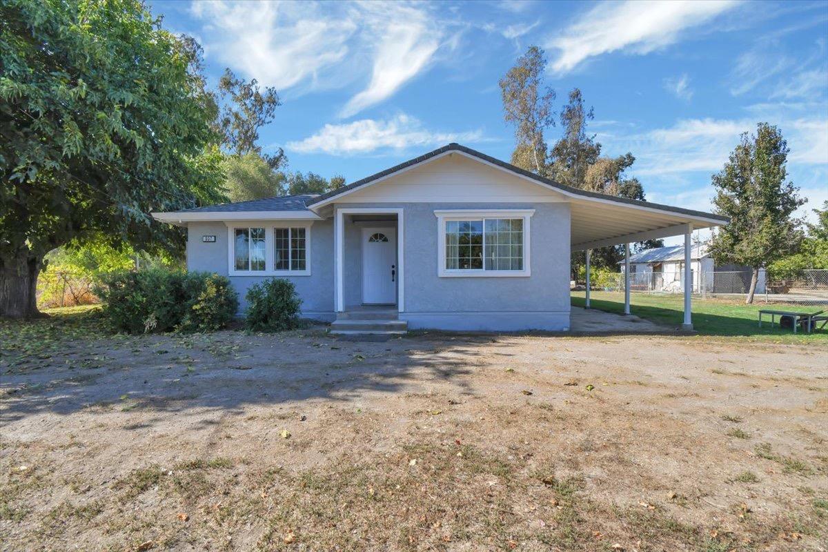 Photo of 807 Dewsnup Ave in Gridley, CA