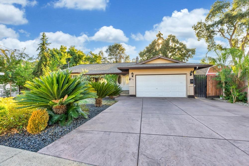 Woodmore Oaks Drive, Orangevale, California image 1