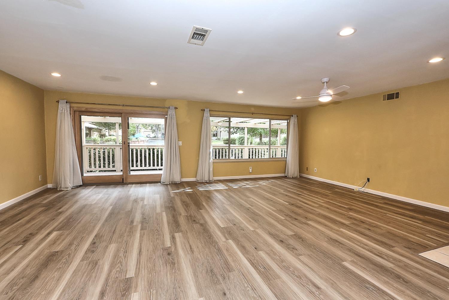 Photo #14: 223100994 Listing: Photo #14