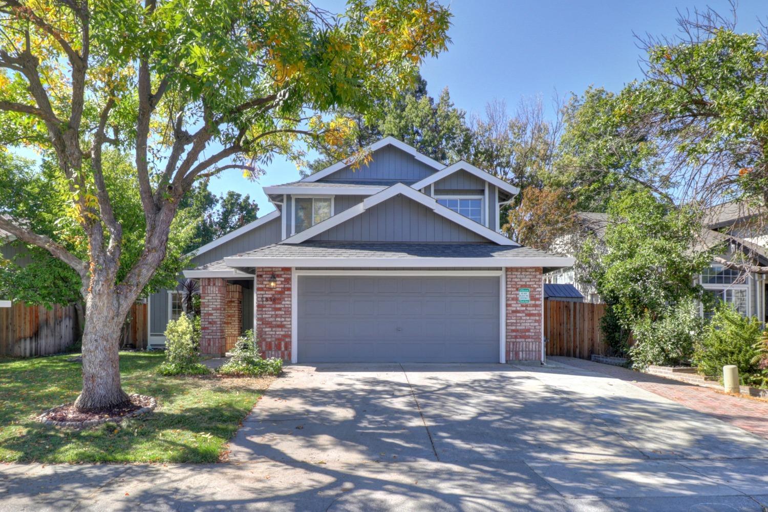 Photo of 5356 Laguna Park Dr in Elk Grove, CA