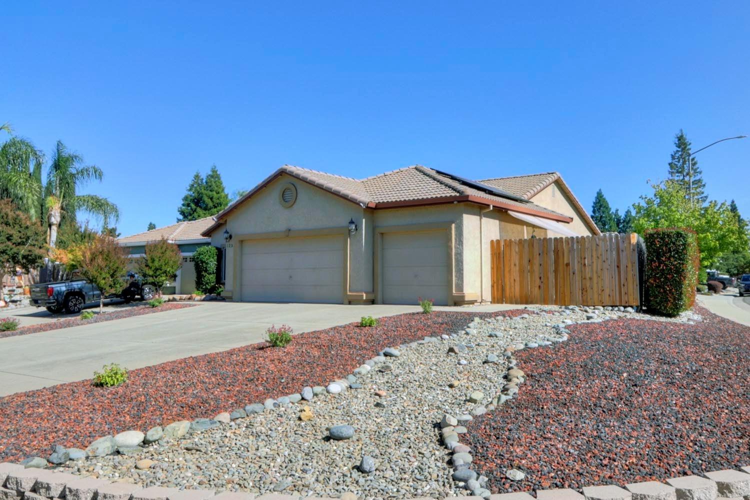 Photo of 123 Auburn Ct in Lincoln, CA