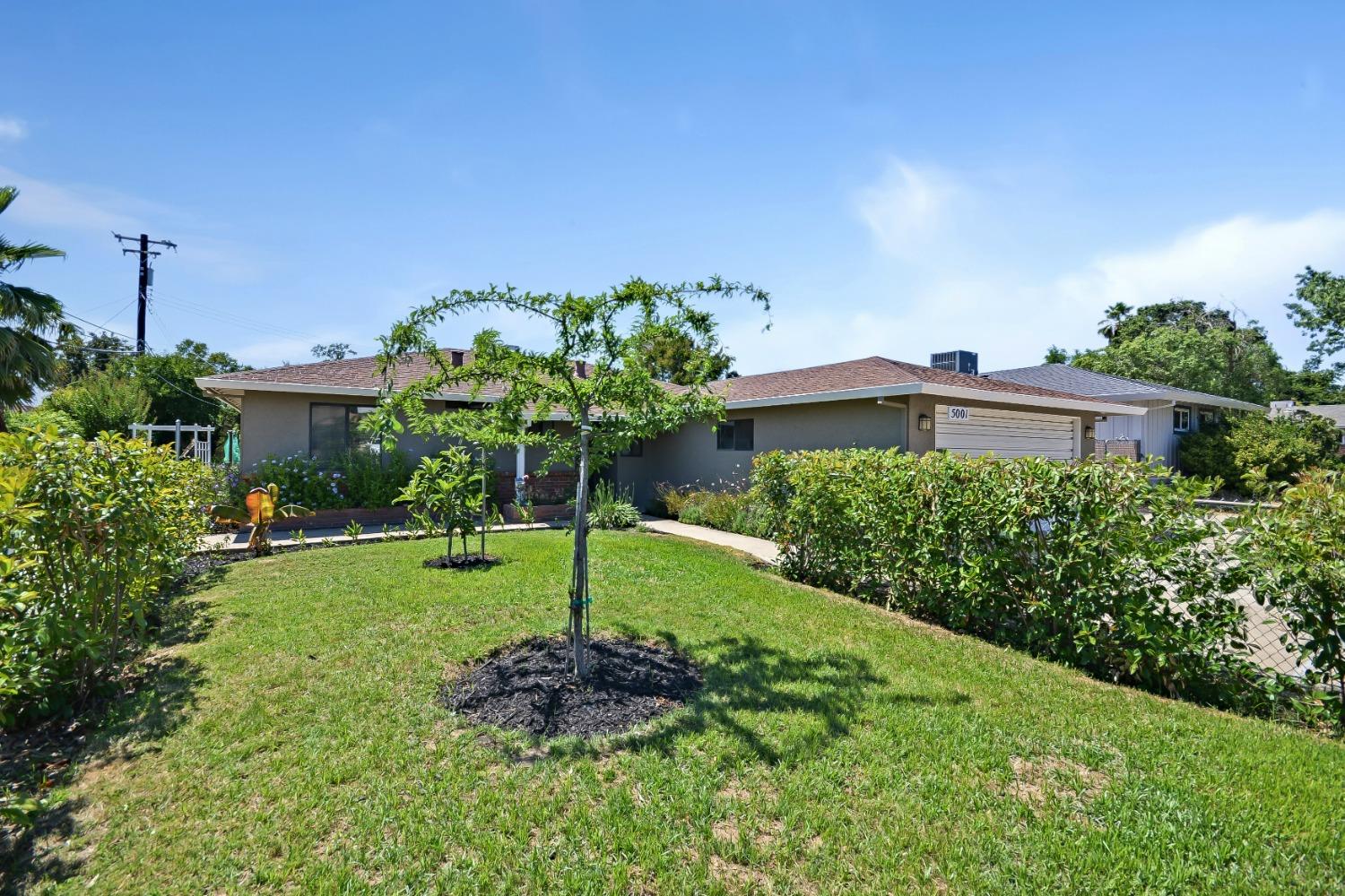 Photo of 5001 Date Ave in Sacramento, CA