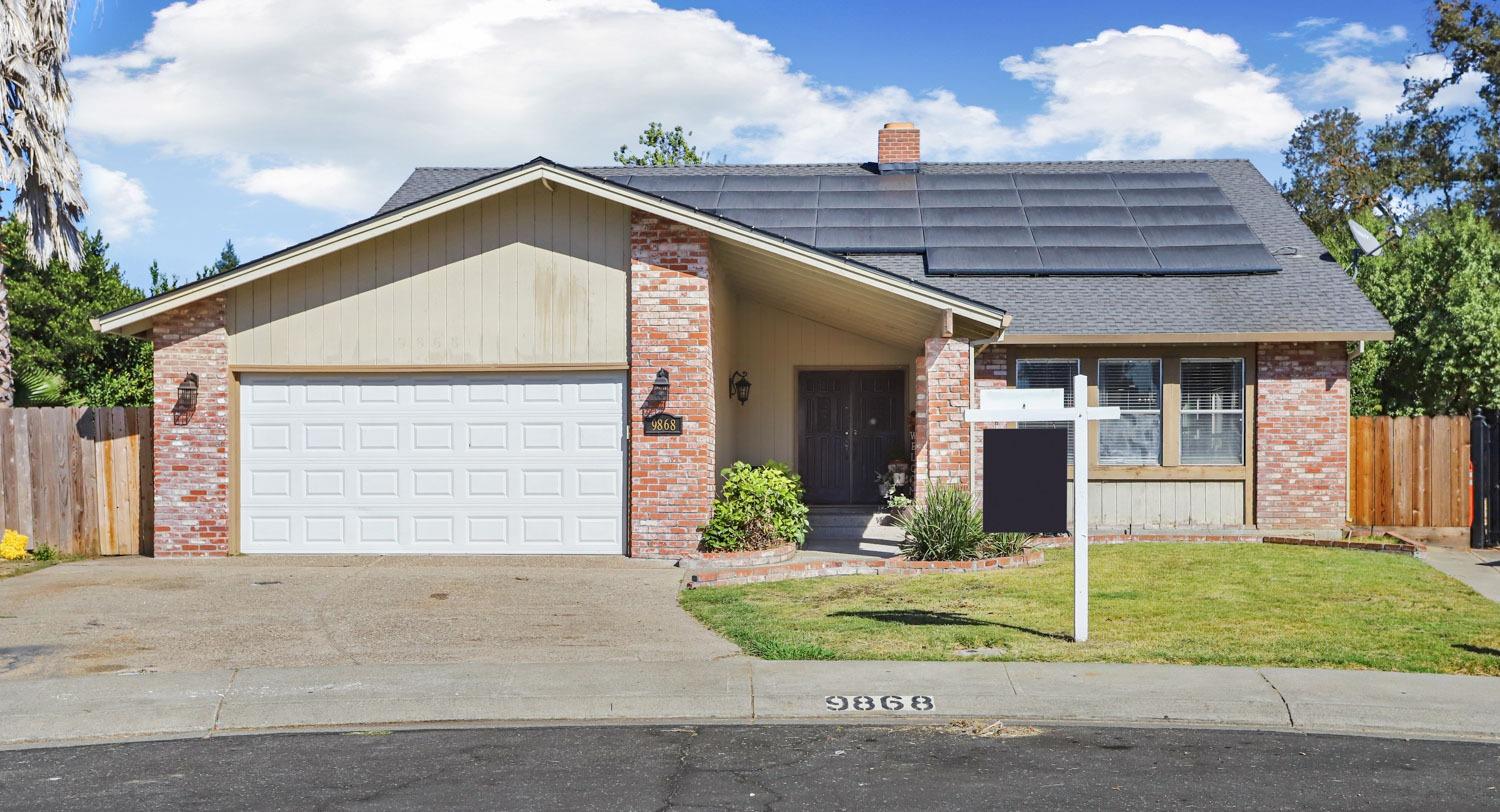 Photo of 9868 Hickock Dr in Stockton, CA