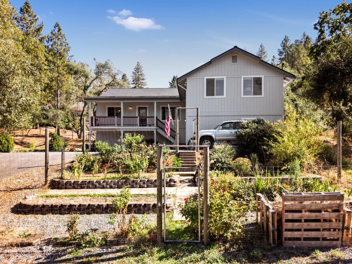 Photo of 17155 Oscar Dr in Grass Valley, CA