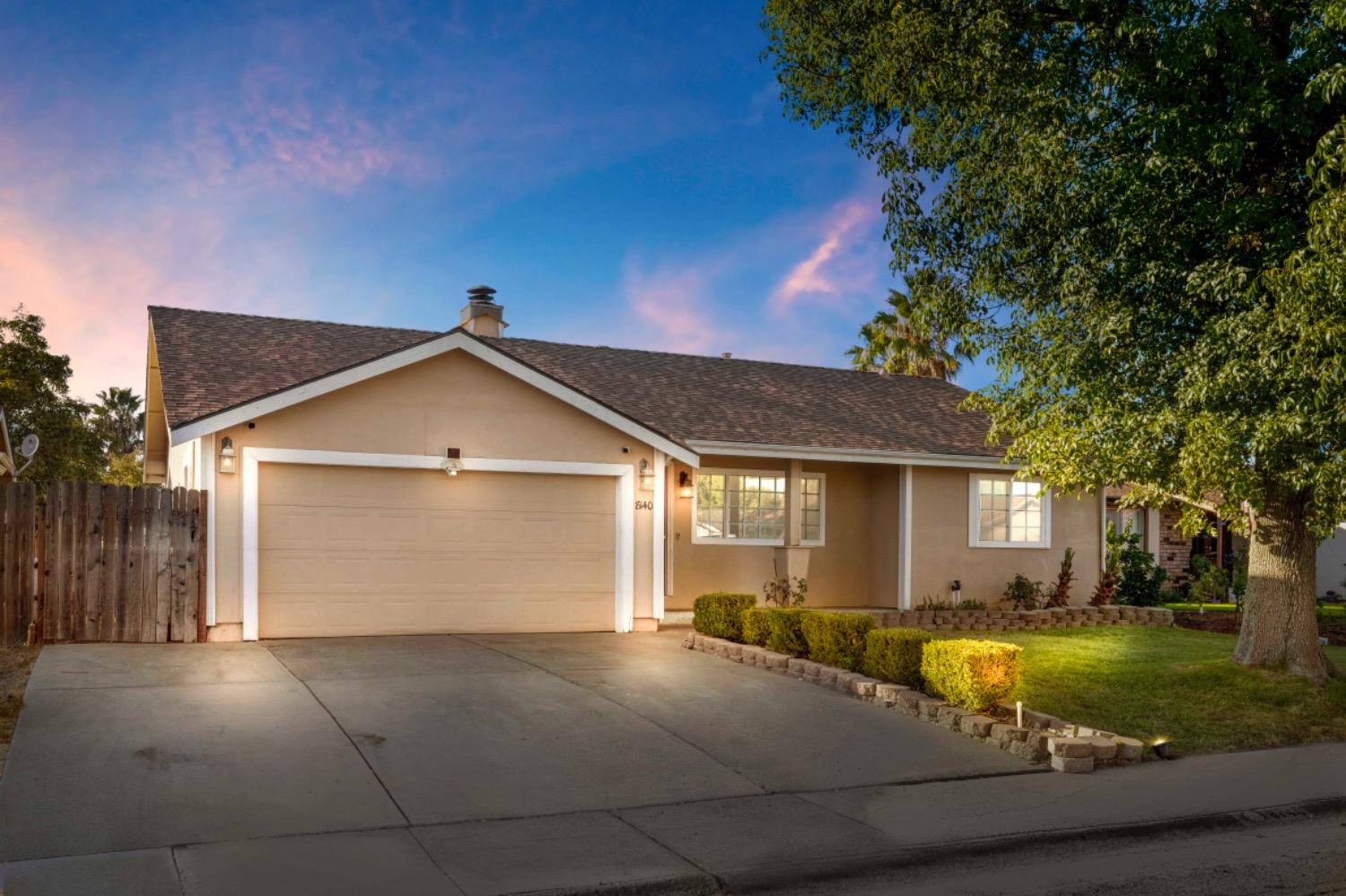 Detail Gallery Image 1 of 1 For 8140 Golden Field Way, Sacramento,  CA 95823 - 3 Beds | 2 Baths