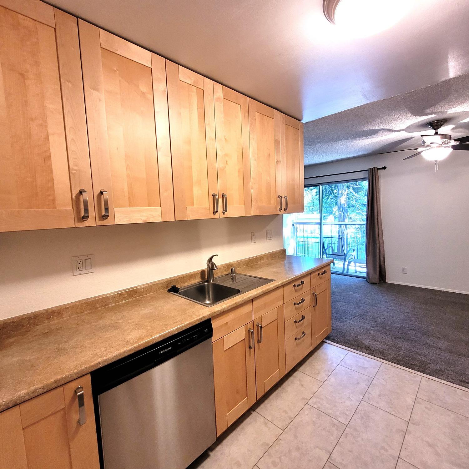 Detail Gallery Image 2 of 21 For 3591 Quail Lakes Dr #138,  Stockton,  CA 95207 - 2 Beds | 2 Baths