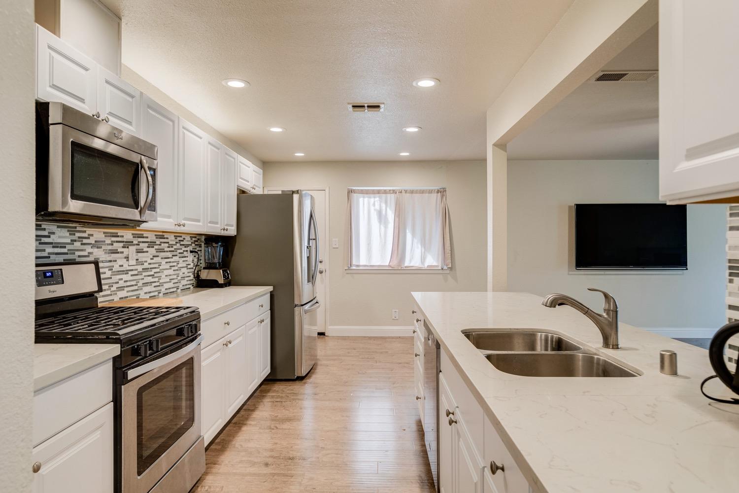Amerigo Avenue, Orangevale, California image 3