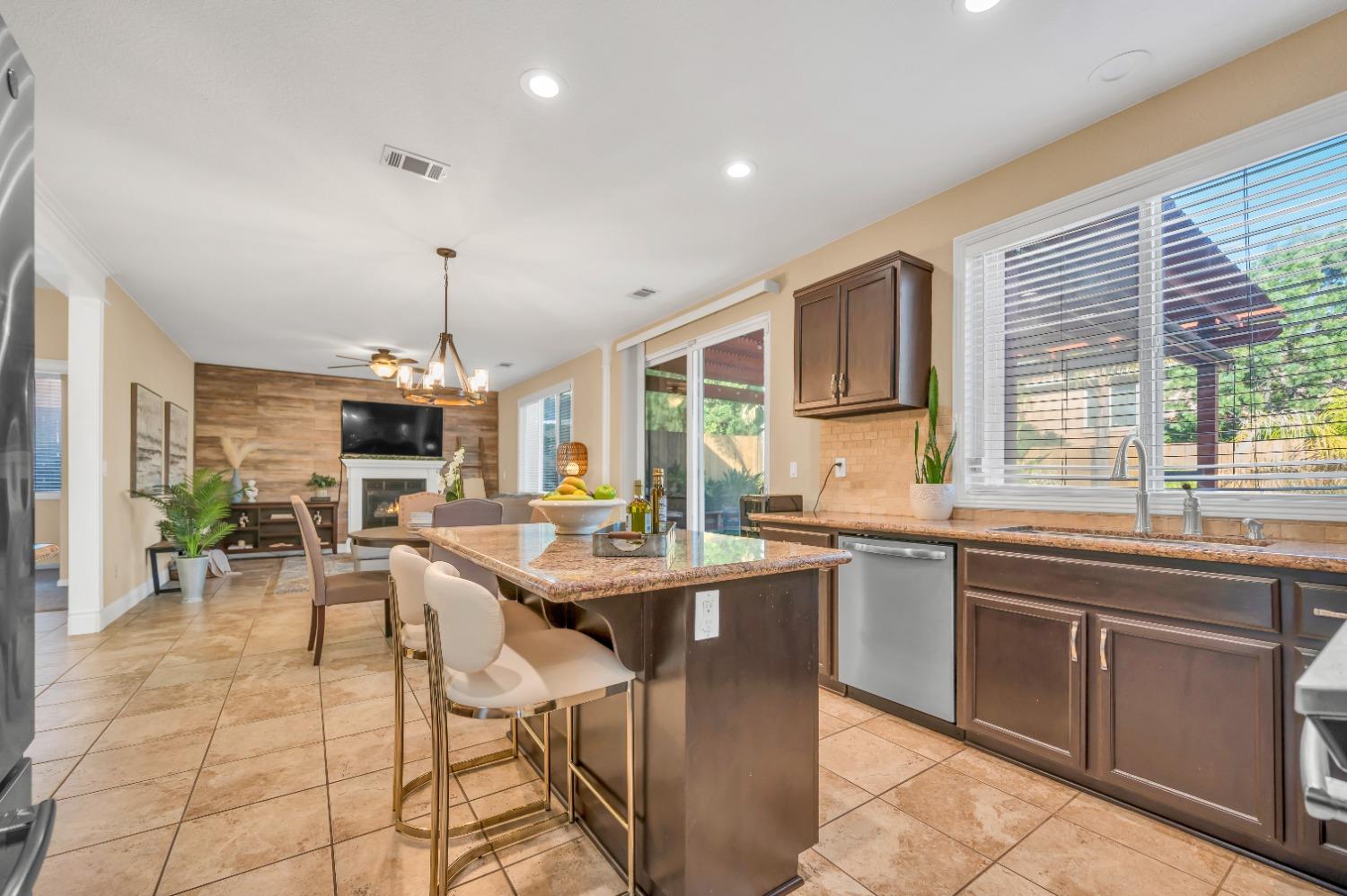 Mount Conness Court, Antioch, California image 17