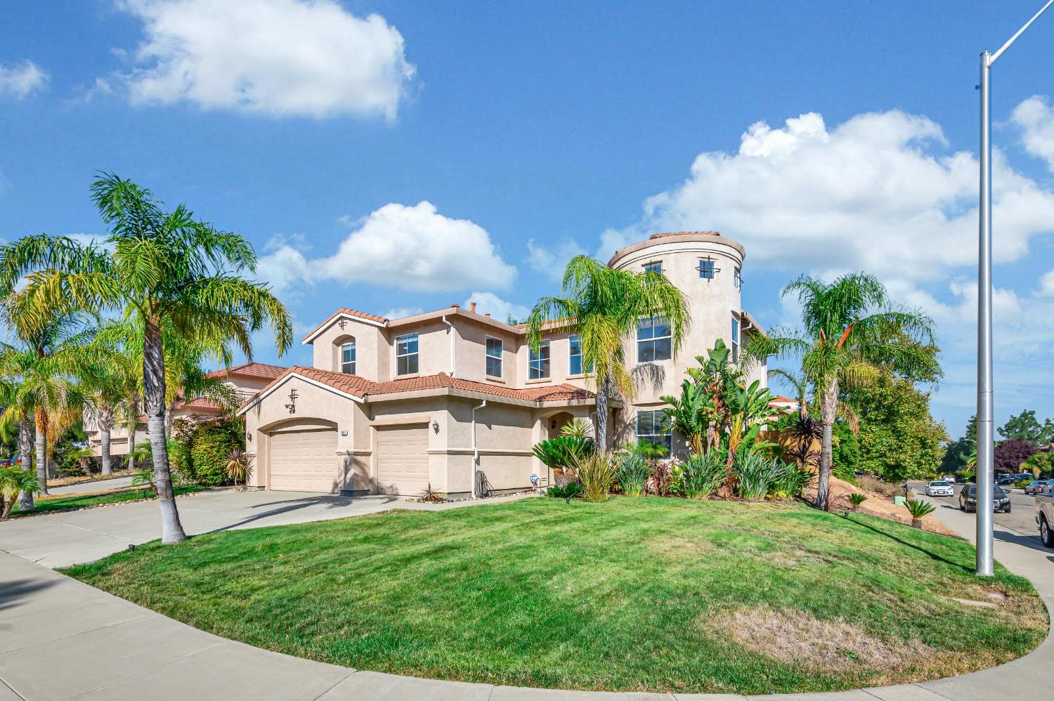 Mount Conness Court, Antioch, California image 2