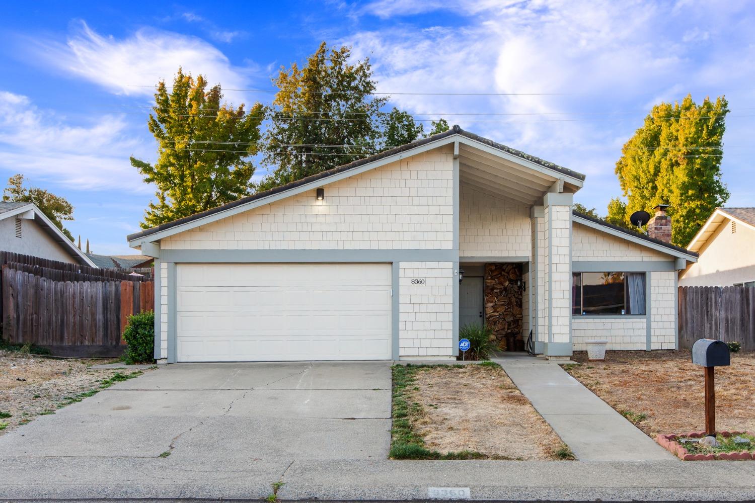 Detail Gallery Image 1 of 1 For 8360 Cranford Way, Citrus Heights,  CA 95610 - 4 Beds | 2 Baths