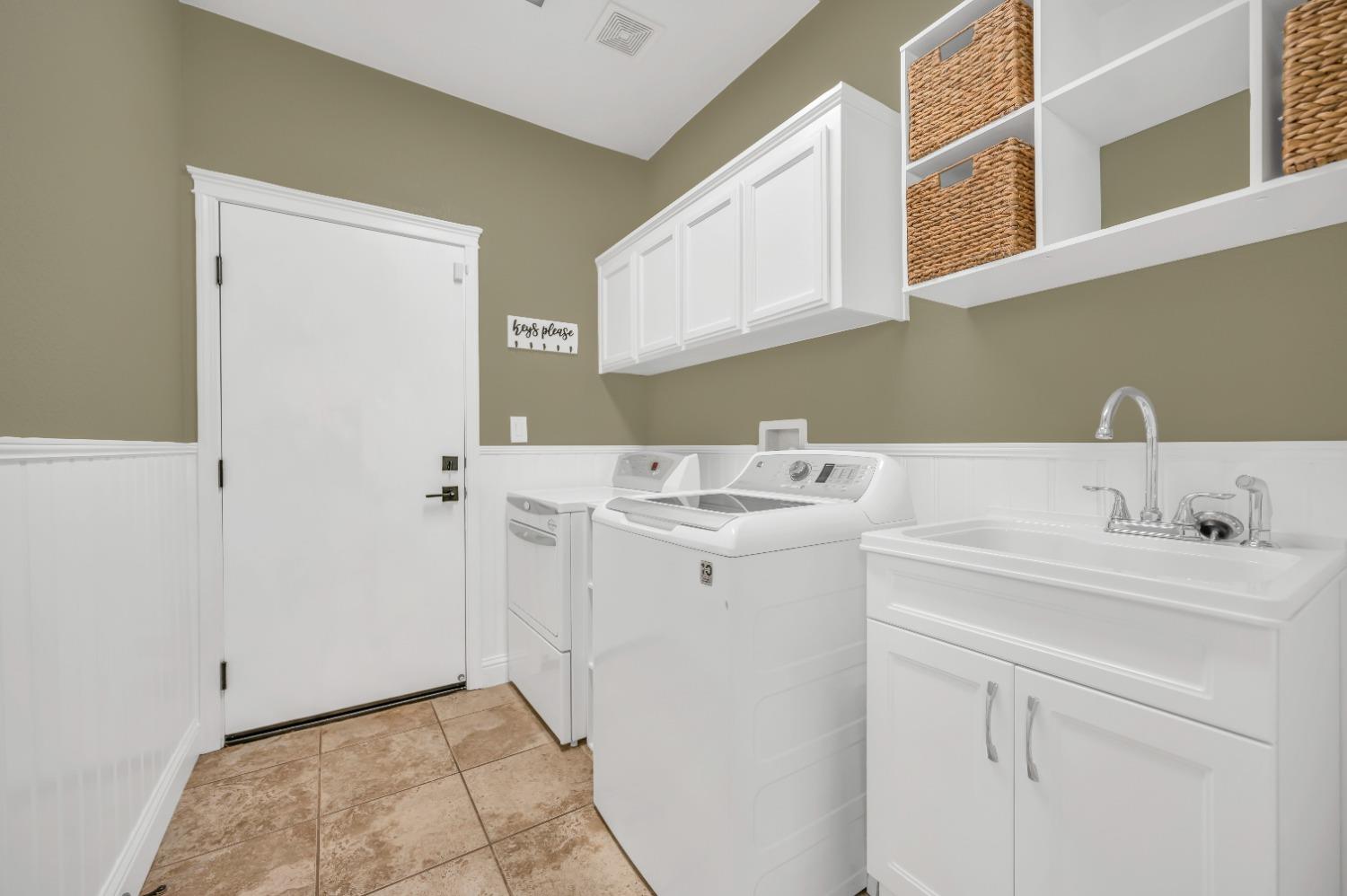 Mount Conness Court, Antioch, California image 32
