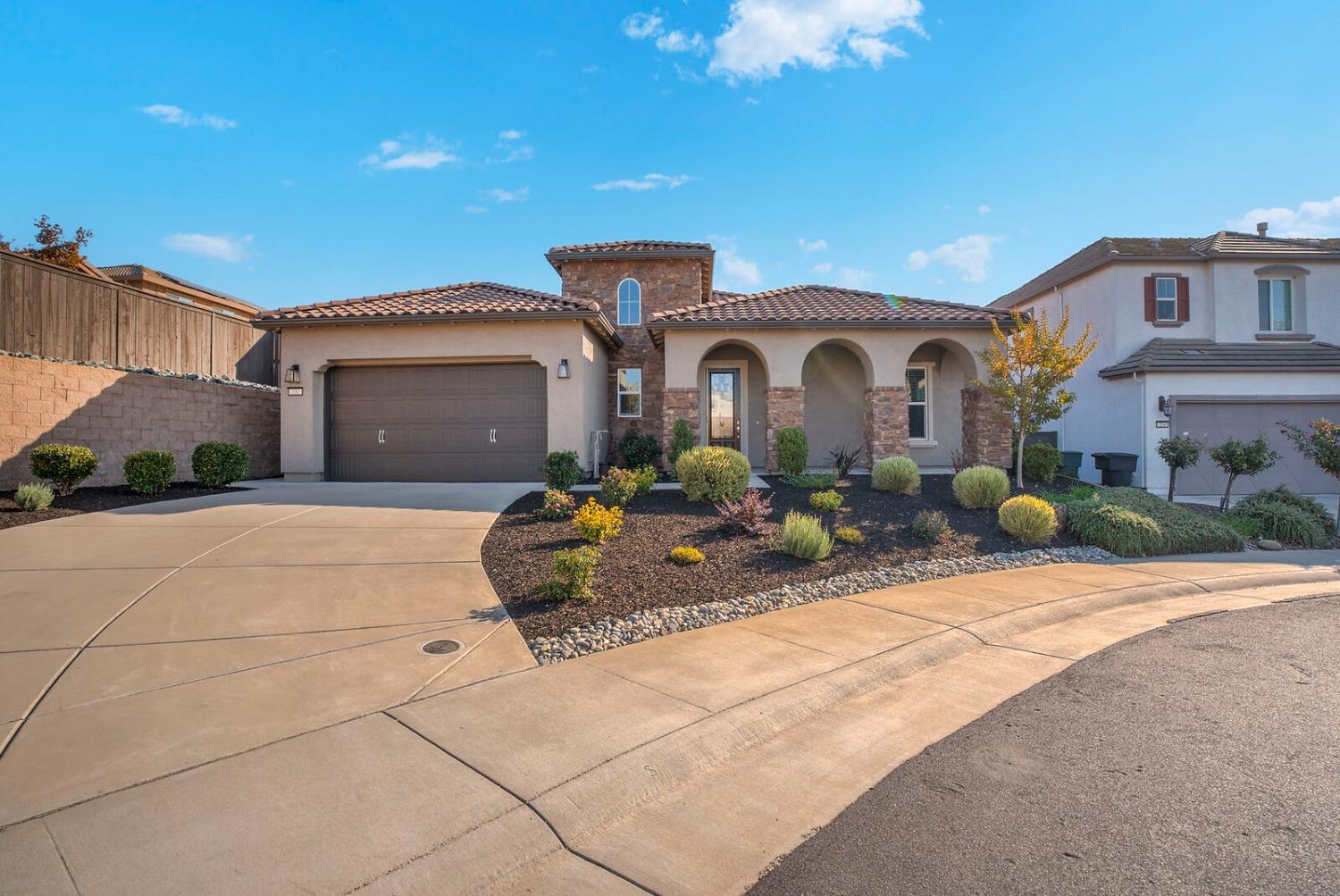 Photo of 232 Summer Breeze Ct in Roseville, CA