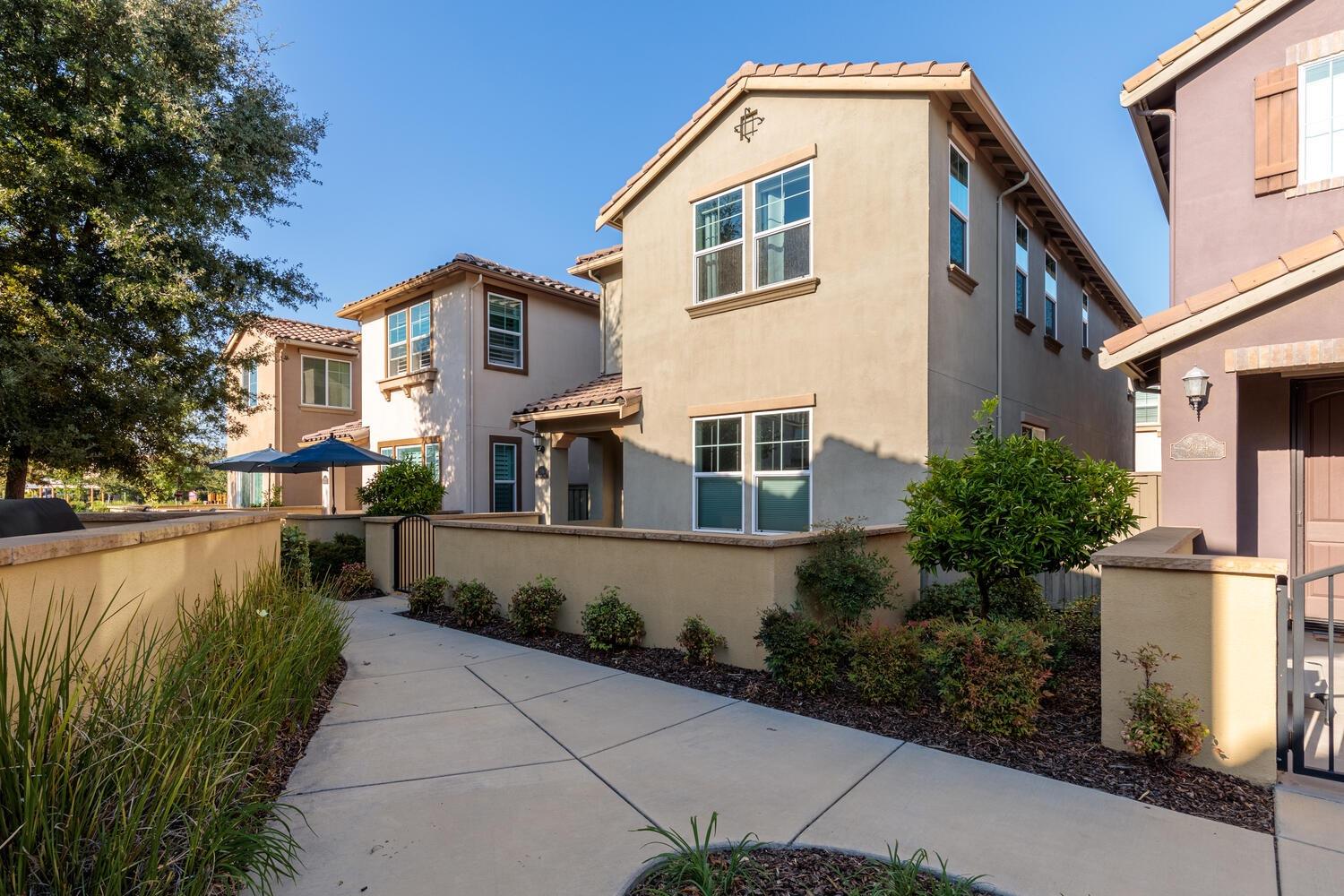 Photo of 2016 Pasqual Dr in Roseville, CA