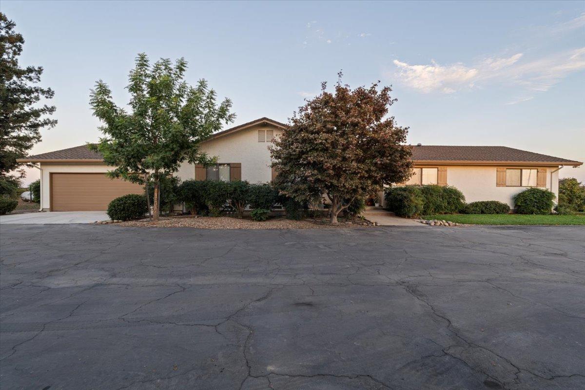Photo of 5375 E Peltier Rd in Acampo, CA