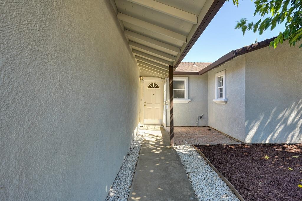 Detail Gallery Image 5 of 41 For 6351 Eldon Ave, Loomis,  CA 95650 - 3 Beds | 2 Baths