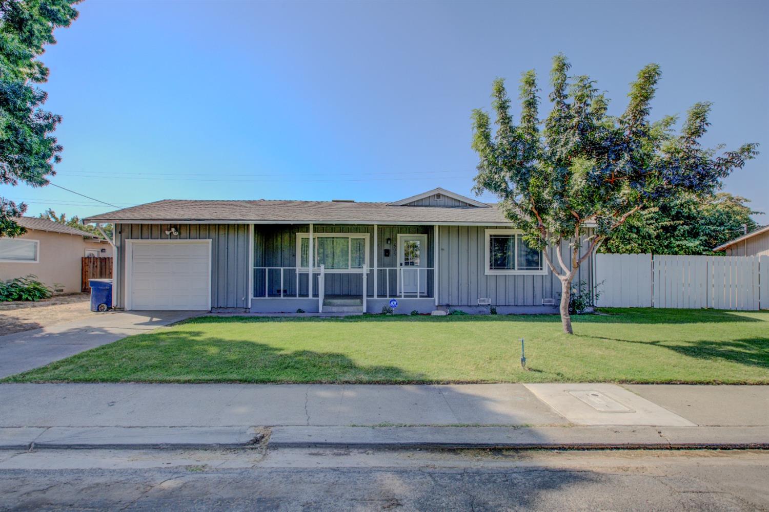 Detail Gallery Image 2 of 37 For 595 Brimmer Rd, Merced,  CA 95341 - 3 Beds | 1 Baths