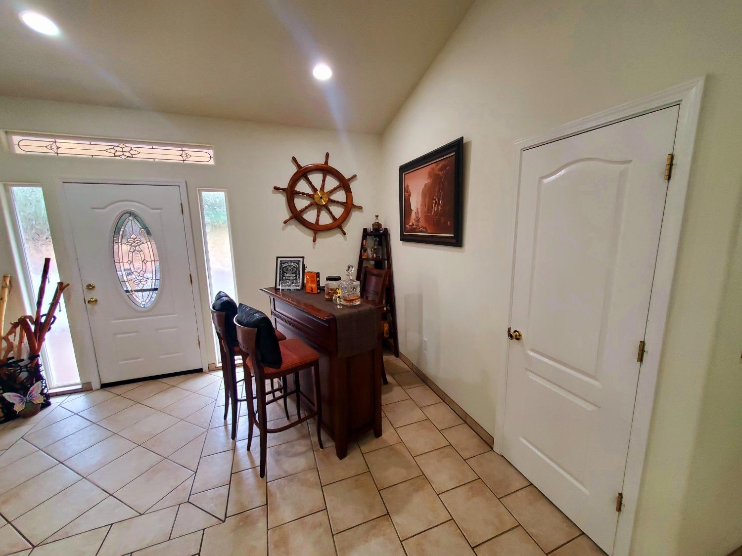 Detail Gallery Image 9 of 36 For 141 Eagle Vista Dr, Oroville,  CA 95966 - 3 Beds | 2/1 Baths