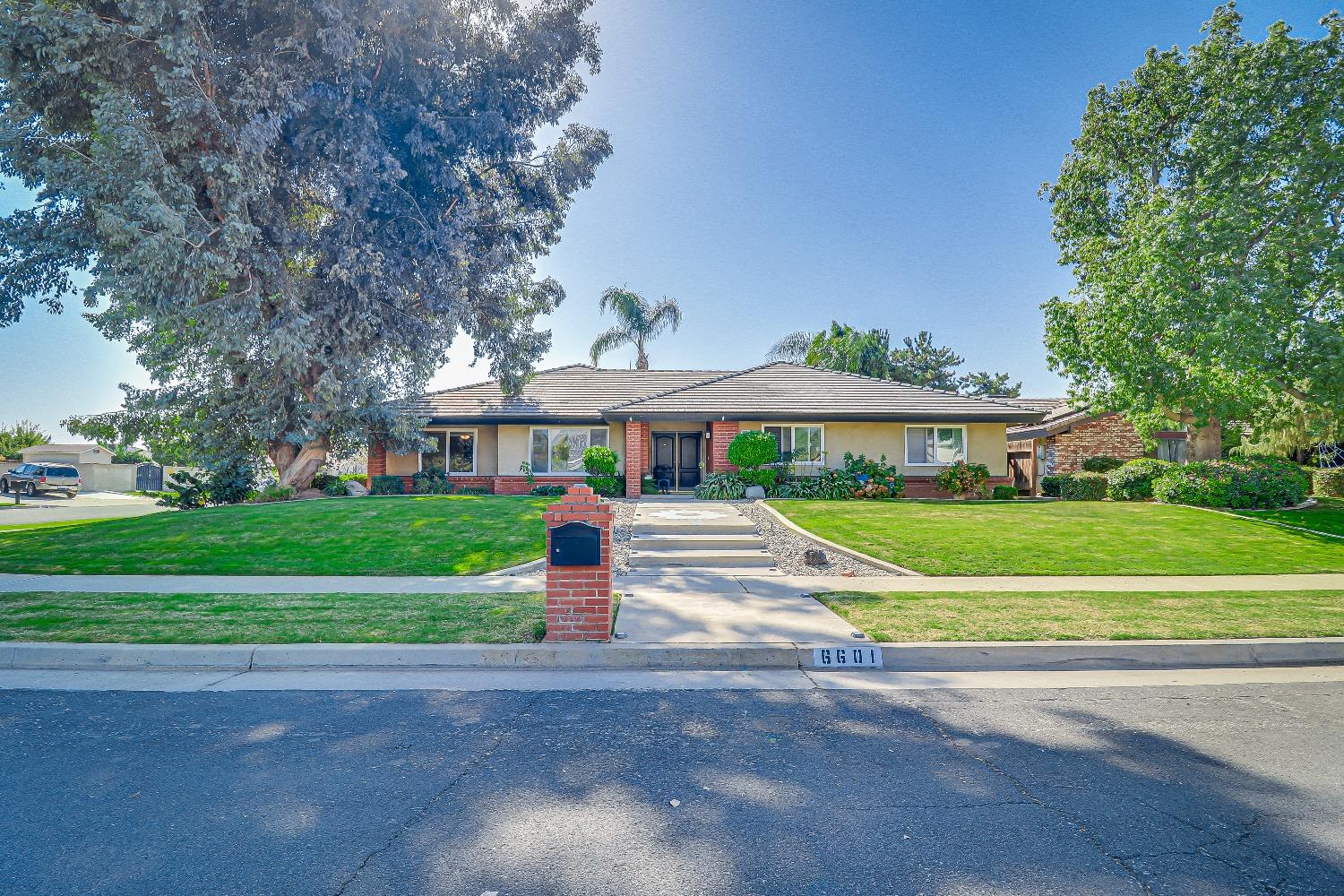 Noah Avenue, Bakersfield, California image 2