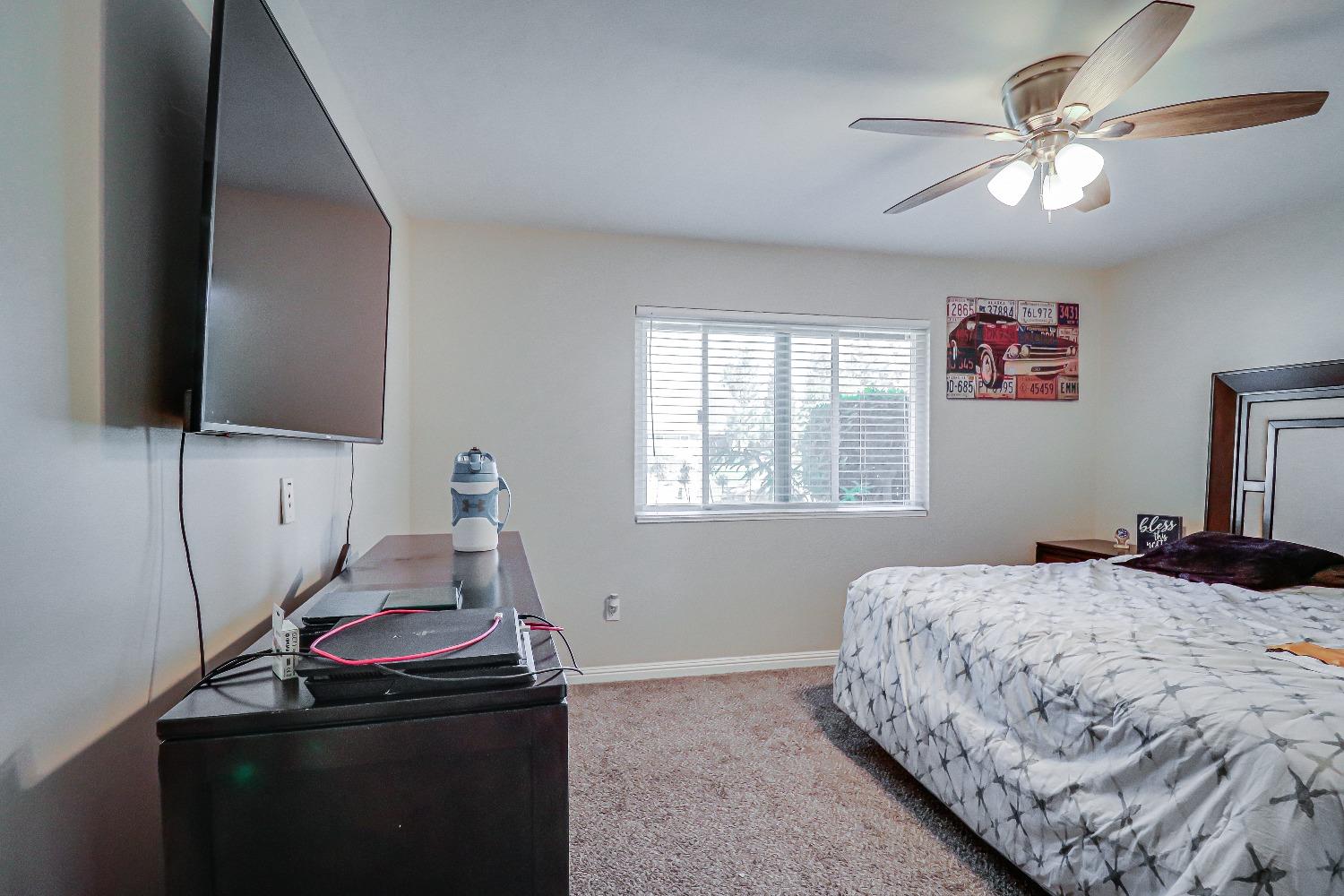 Noah Avenue, Bakersfield, California image 27