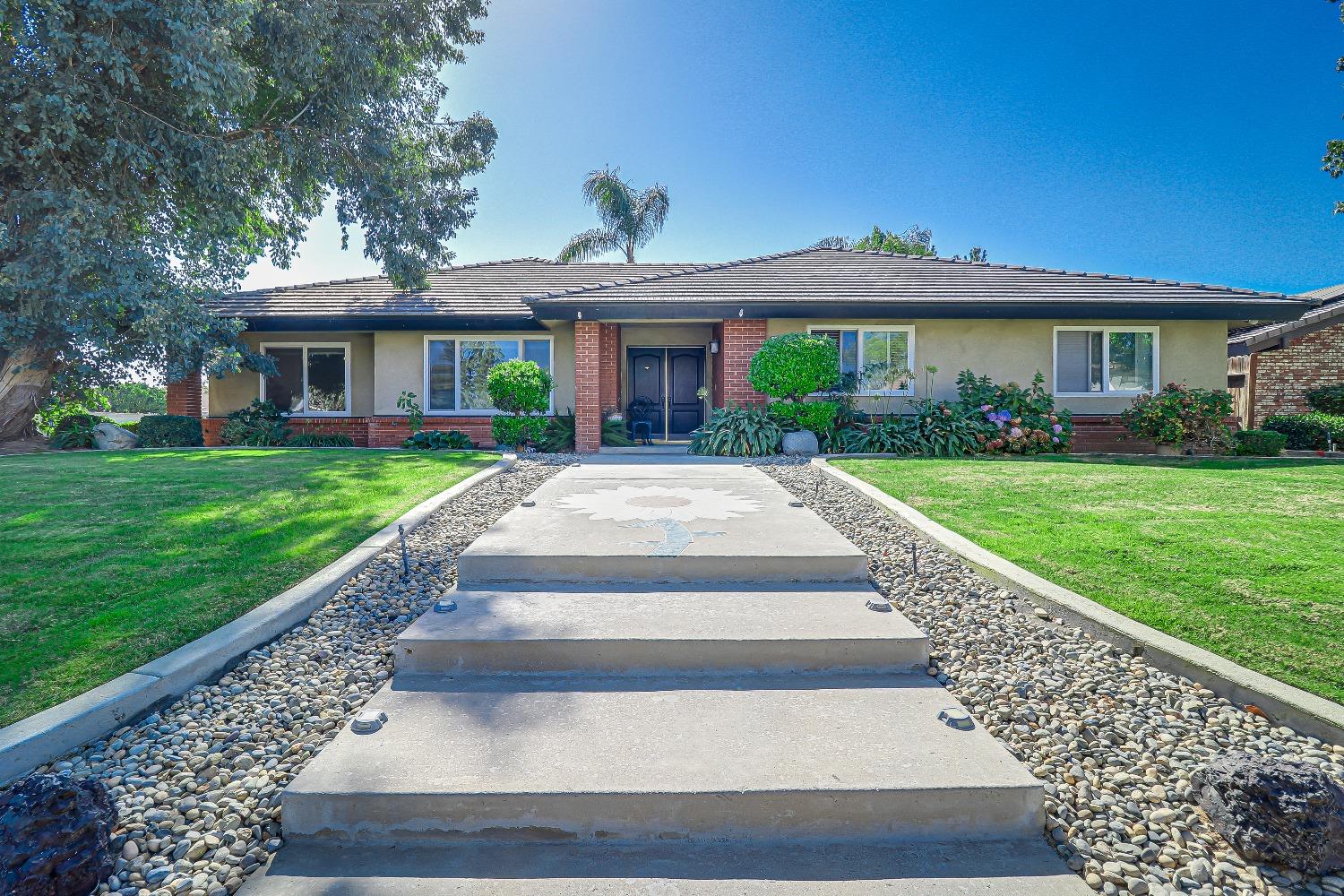 Noah Avenue, Bakersfield, California image 1