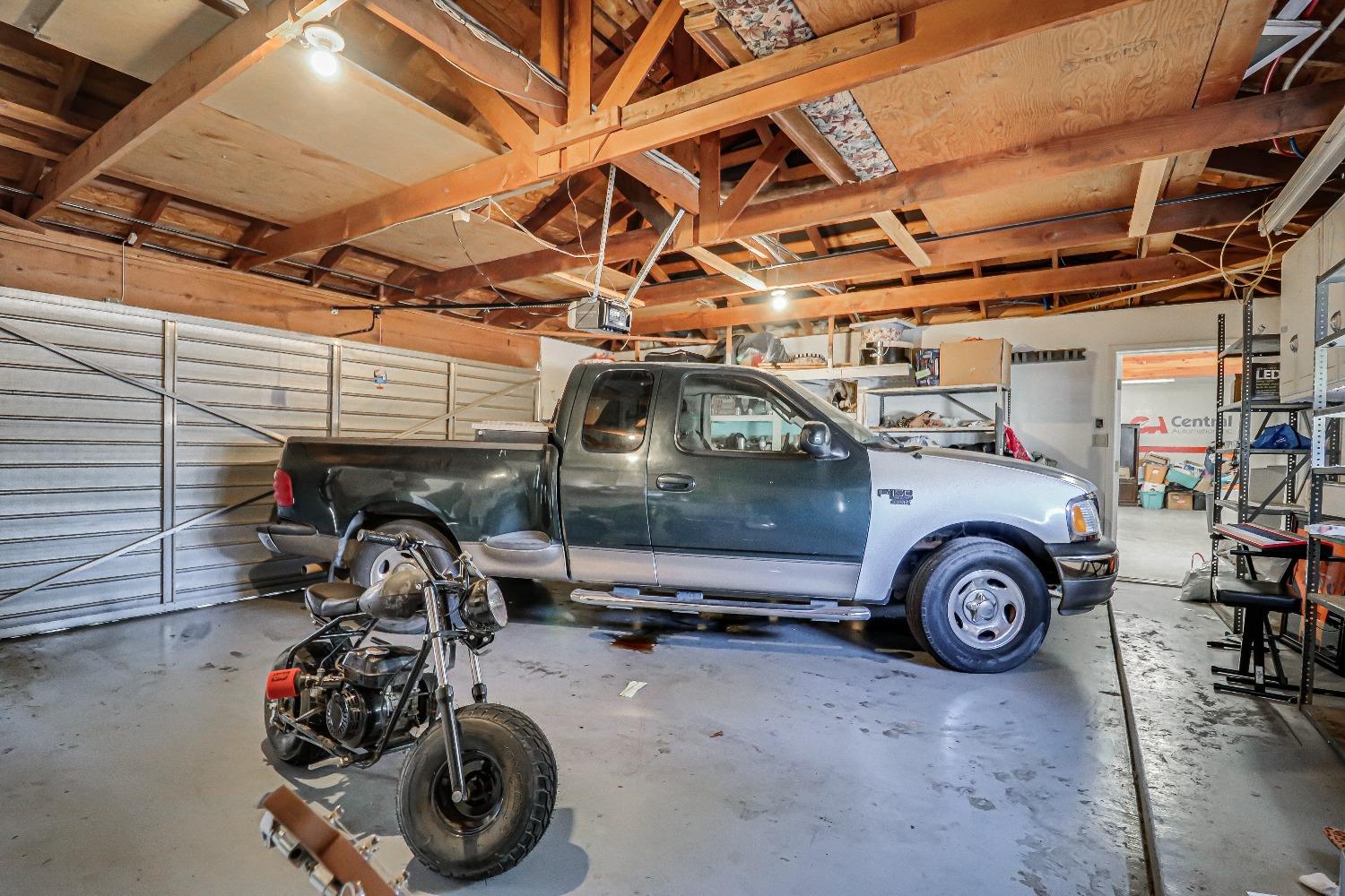 Noah Avenue, Bakersfield, California image 36