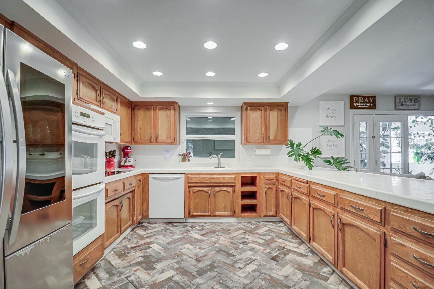Noah Avenue, Bakersfield, California image 13