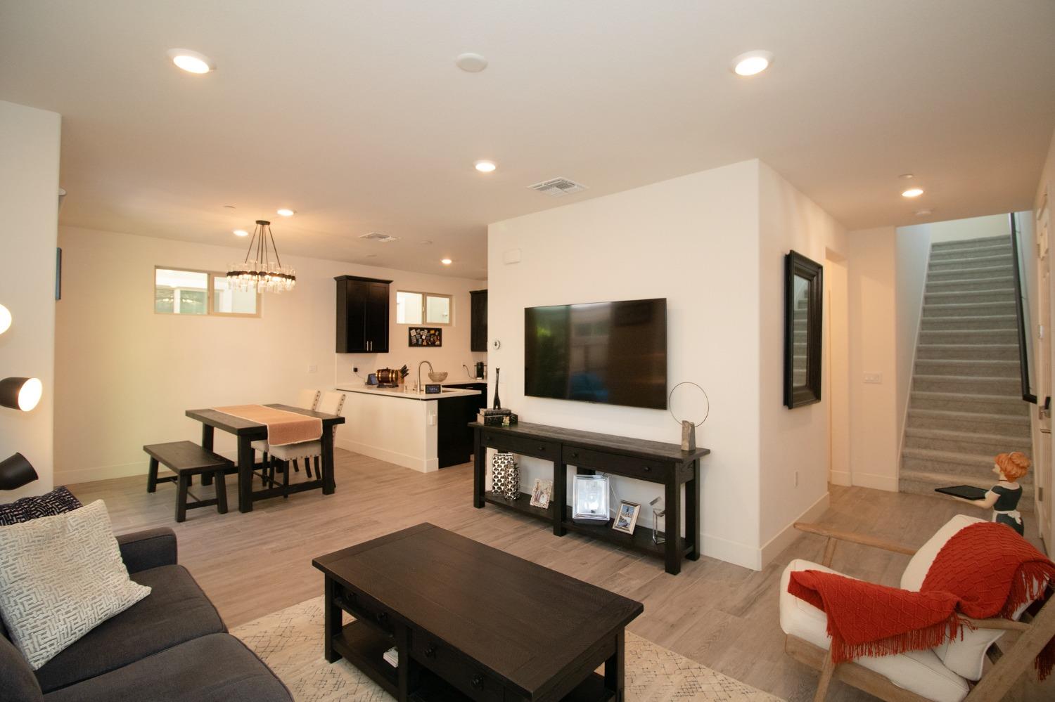 Photo of 8921 Upbeat Wy in Elk Grove, CA
