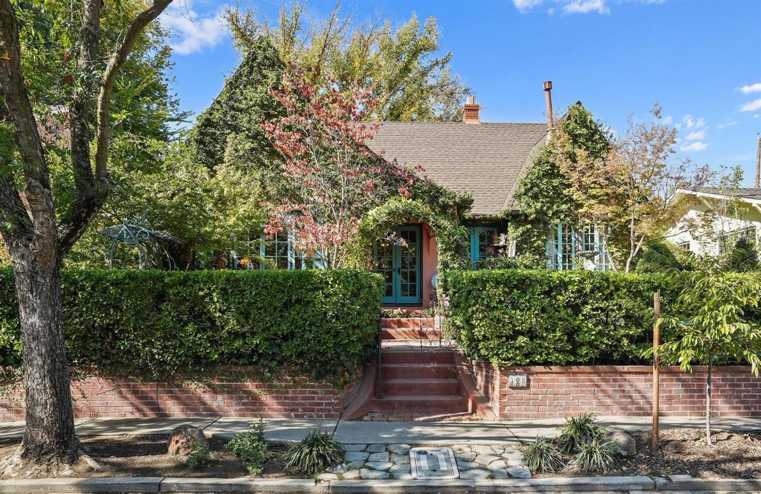 Photo of 708 San Miguel Wy in Sacramento, CA