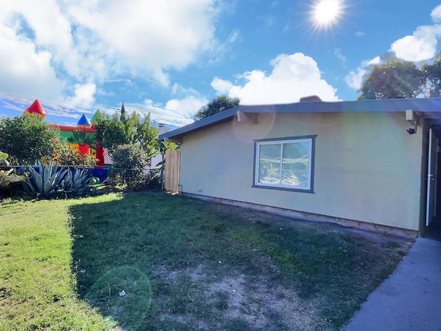 Photo of 2012 E Hazelton Ave in Stockton, CA