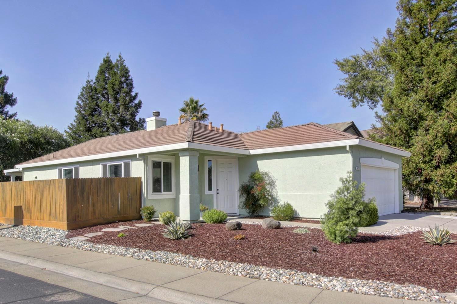 Photo of 8878 Artwood Ct in Elk Grove, CA